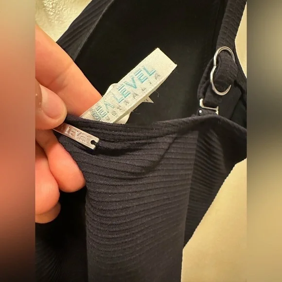 SEA LEVEL Australia Spinnaker Cross Front One Piece Tummy Control Black,size 4US - Picture 12 of 14